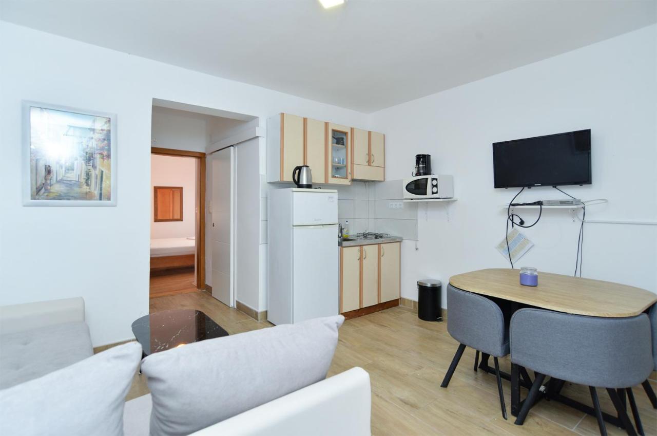 Apartments Orange 709 Fažana Eksteriør bilde